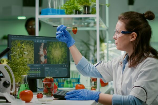 IOVA Stock: Is Iovance Biotherapeutics a Future Leader in Cancer Treatment?